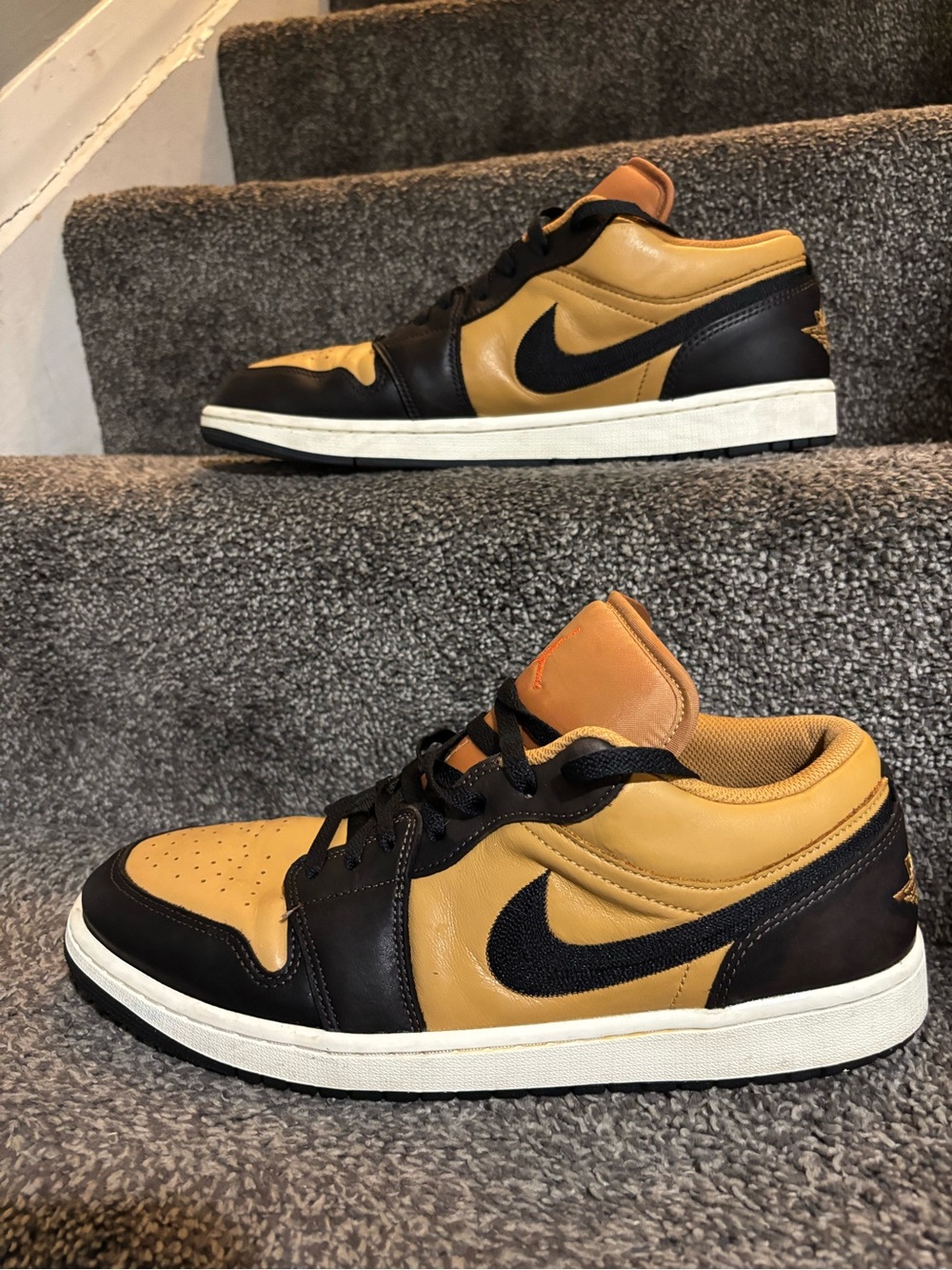 Nike Air Jordan 1 Low Men's Size 13 Flax Baroque Brown